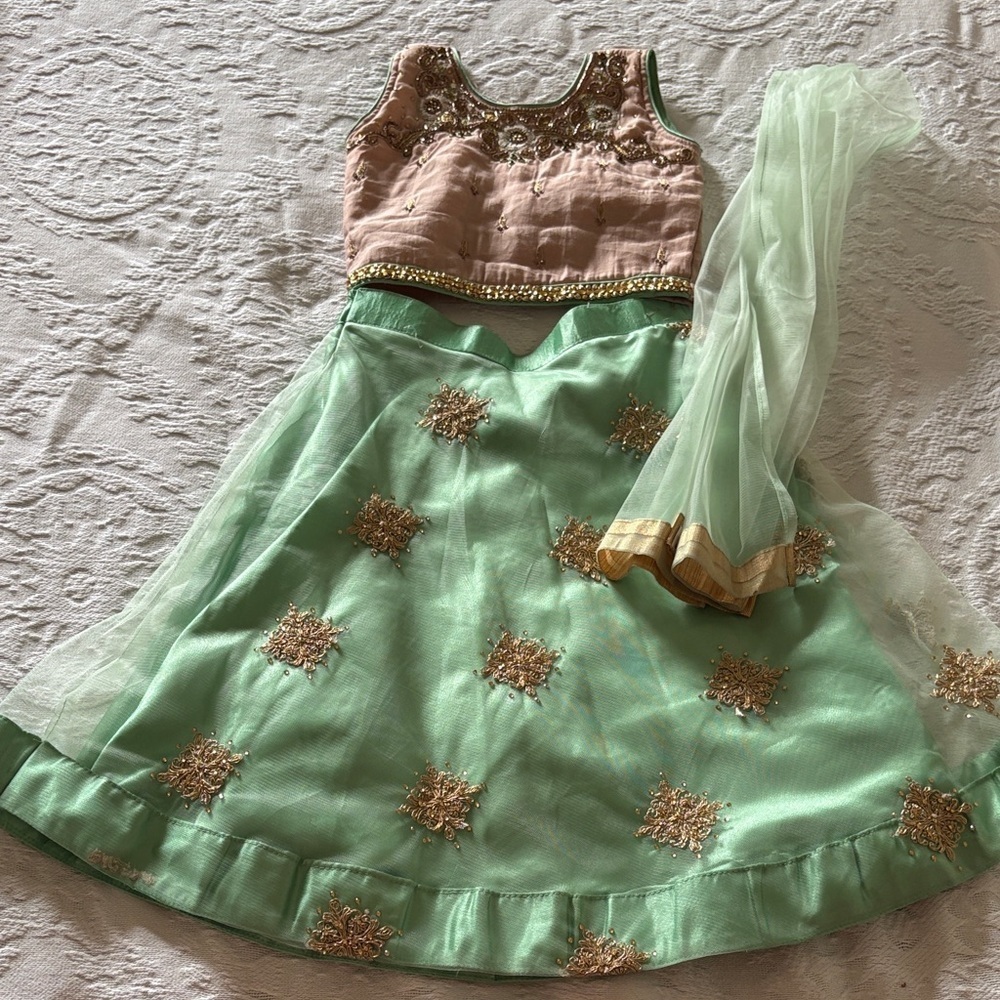 Lehenga Choli,traditional Indian Green & Gold 3pc Dress Needs Cleaning